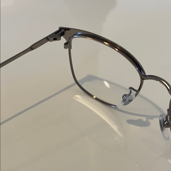 Gucci Eyeglasses - Picture 7 of 7
